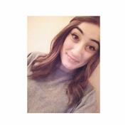 Ragazza al penultimo anno di Studi Storico Artistici presso La Sapienza Università di Roma impartisce lezioni/aiuto compiti per le